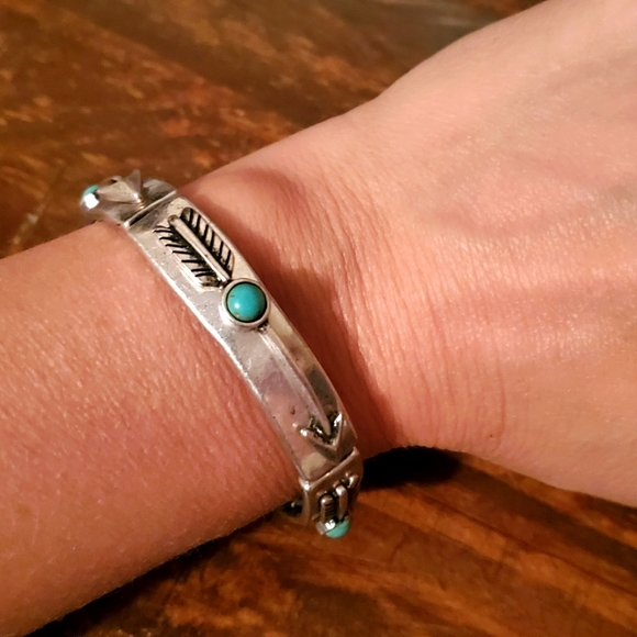 NEW! Bracelet Boho Arrow with Turquoise Festival Stretch Bracelet - Picture 2 of 3